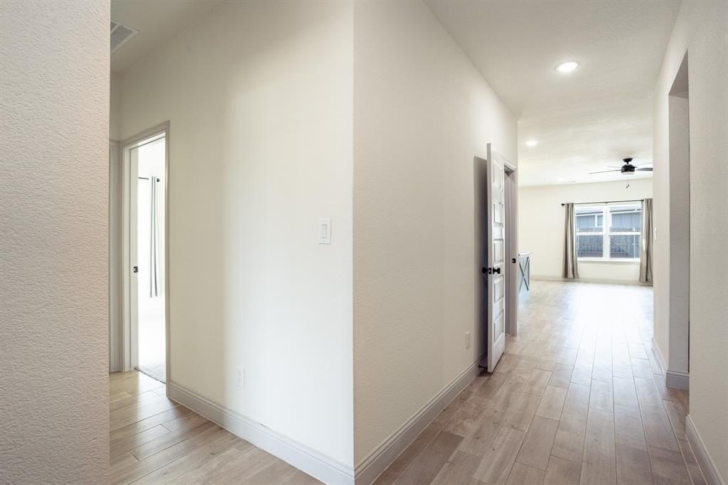 5116 Stoneridge Dr - Photo 6 of 36