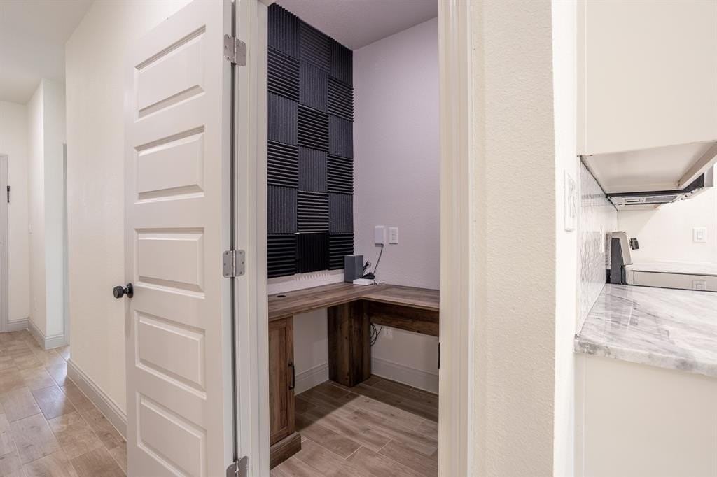 5116 Stoneridge Dr - Photo 7 of 36