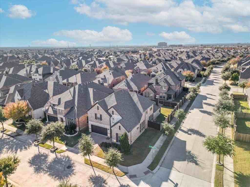 504 Warwick Blvd - Photo 2 of 23