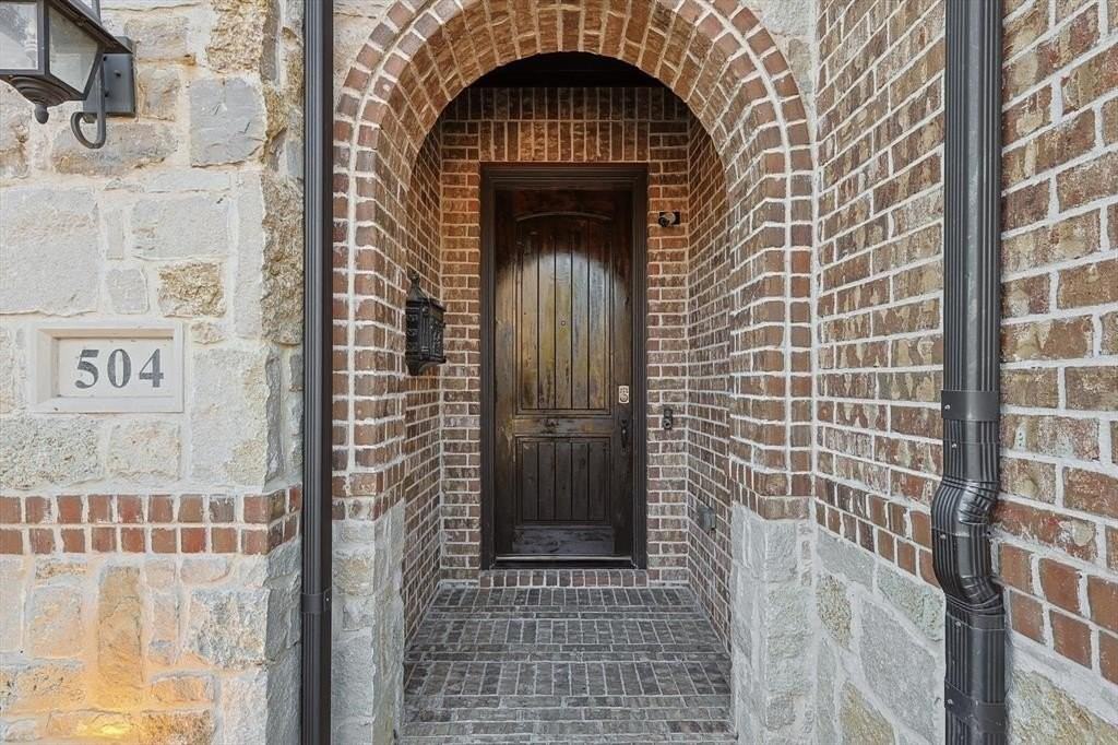 504 Warwick Blvd - Photo 4 of 23