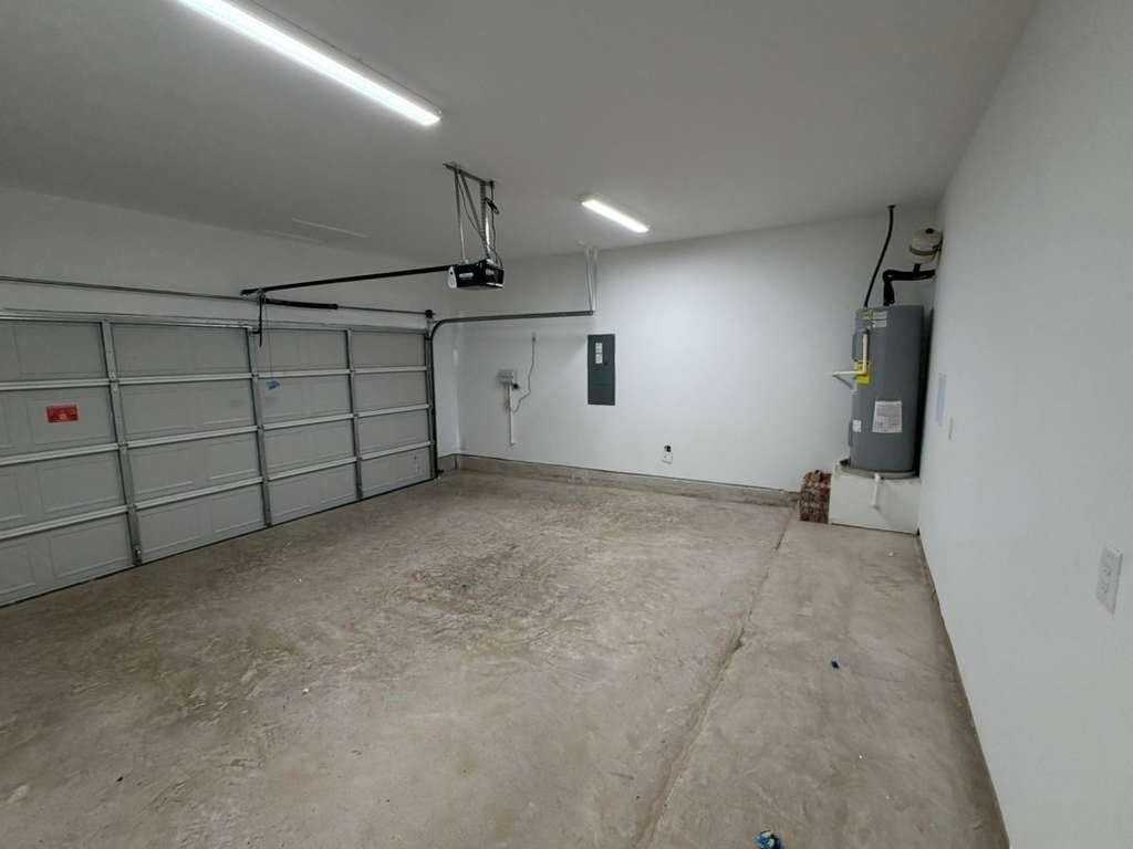 1901 Jamestown Way - Photo 4 of 37