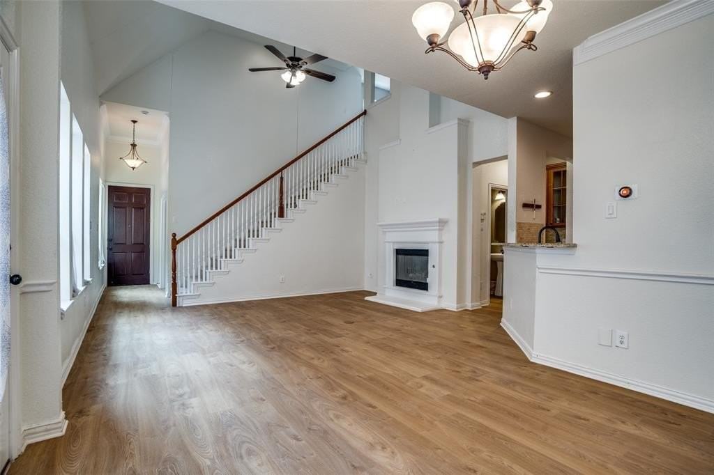 858 Llano Dr - Photo 2 of 12