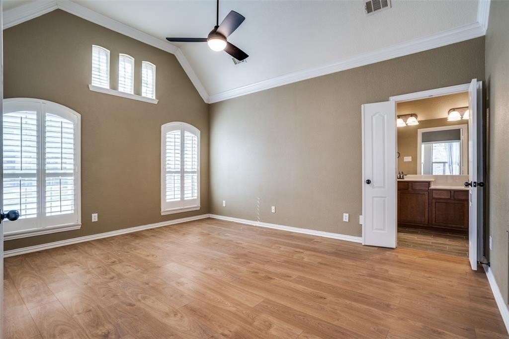 858 Llano Dr - Photo 4 of 12