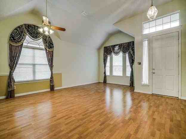 3332 Spring Mountain Dr - Photo 3 of 11