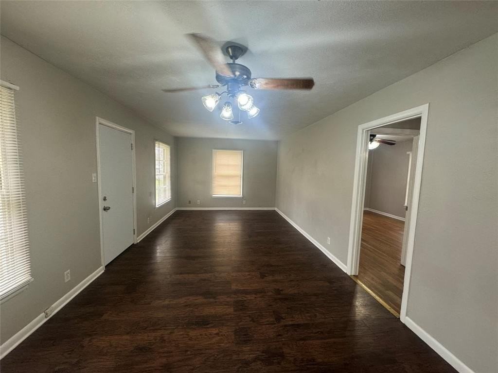 913 N 24th St - Photo 3 of 13