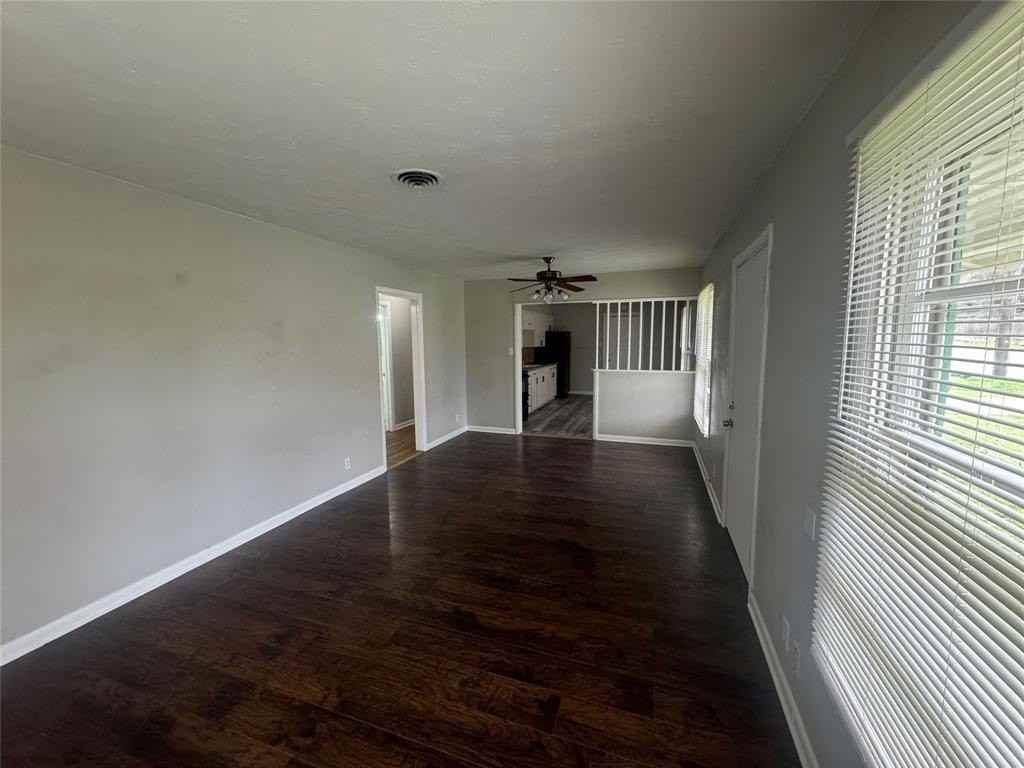 913 N 24th St - Photo 4 of 13