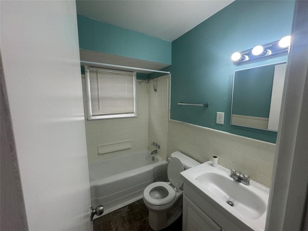 913 N 24th St - Photo 7 of 13