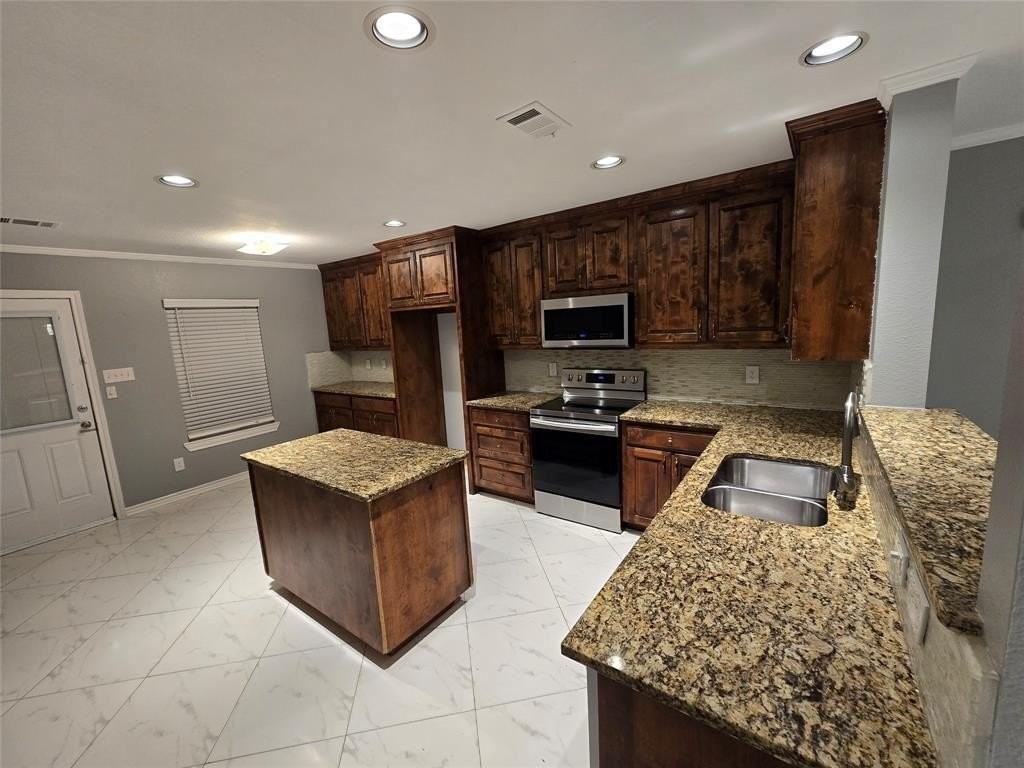 700 White Fields Way - Photo 2 of 31