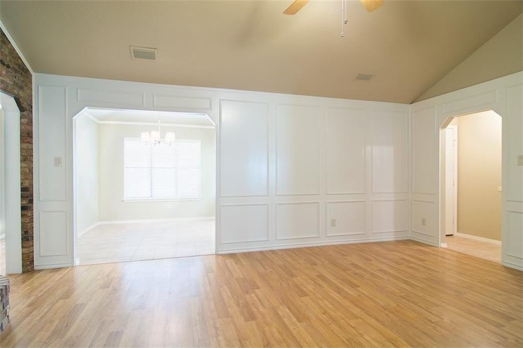 120 Marseille Dr - Photo 4 of 25