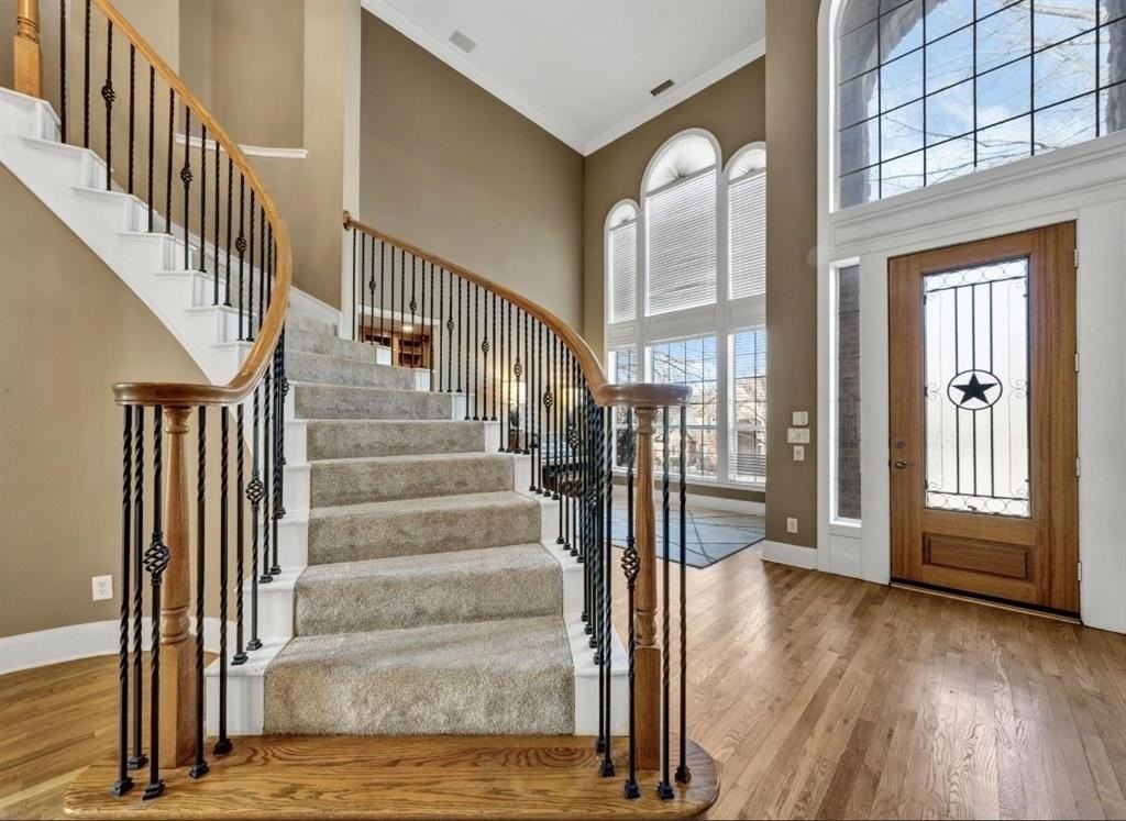 5548 Widgeon Way - Photo 5 of 36