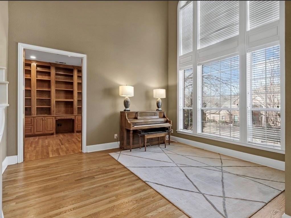 5548 Widgeon Way - Photo 7 of 36