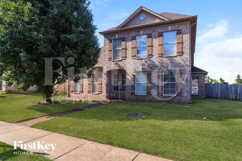 9226 Chastain Pl - Photo 2 of 16