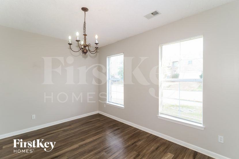 9226 Chastain Pl - Photo 5 of 16