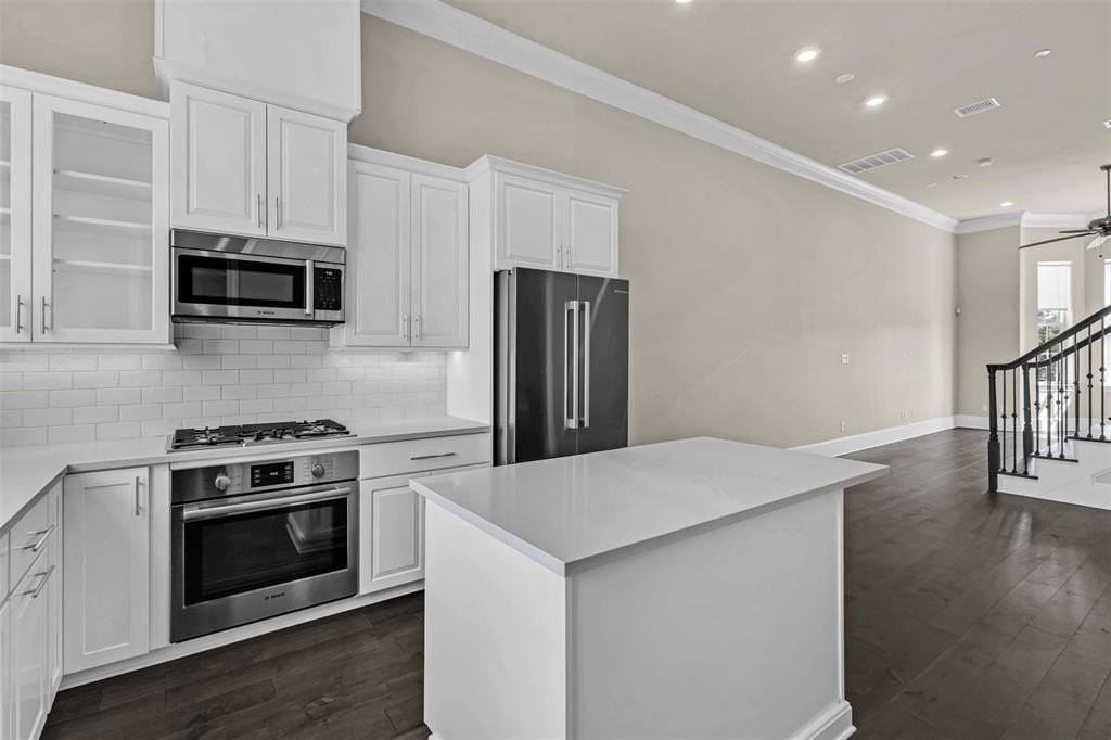 2238 Alterbrook Ln - Photo 4 of 19