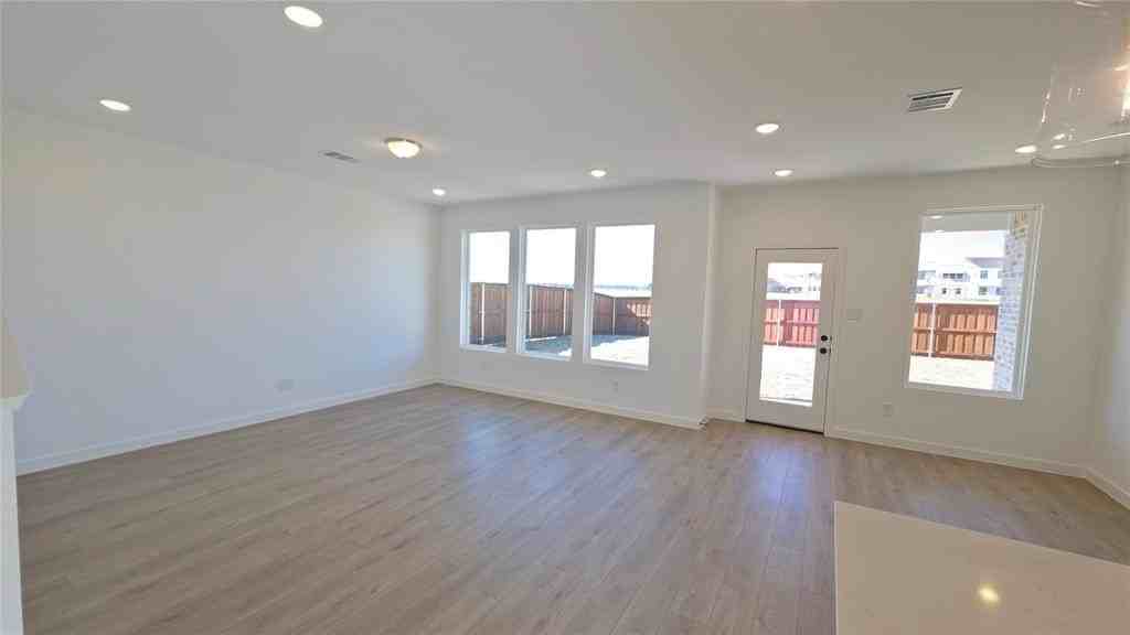 1218 Watercrest St - Photo 6 of 23