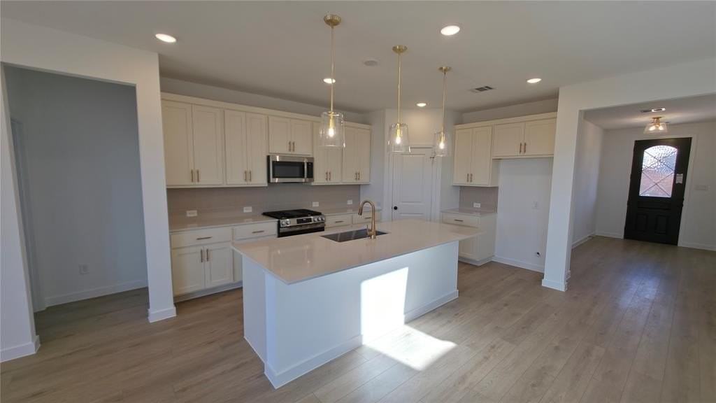 1218 Watercrest St - Photo 7 of 23