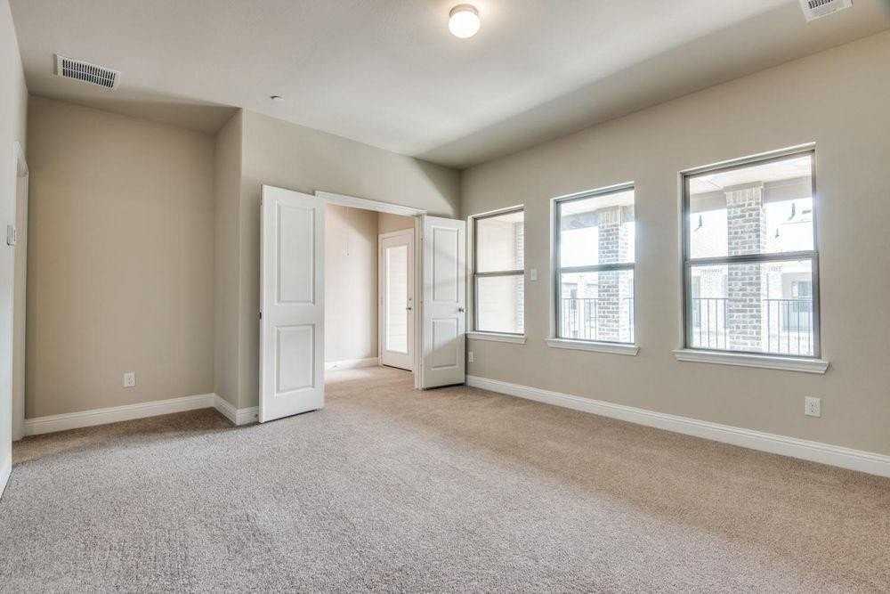 4163 Kearsage Dr - Photo 4 of 6