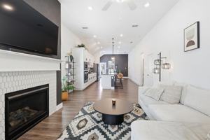 featured image of 2320 Stella Ln