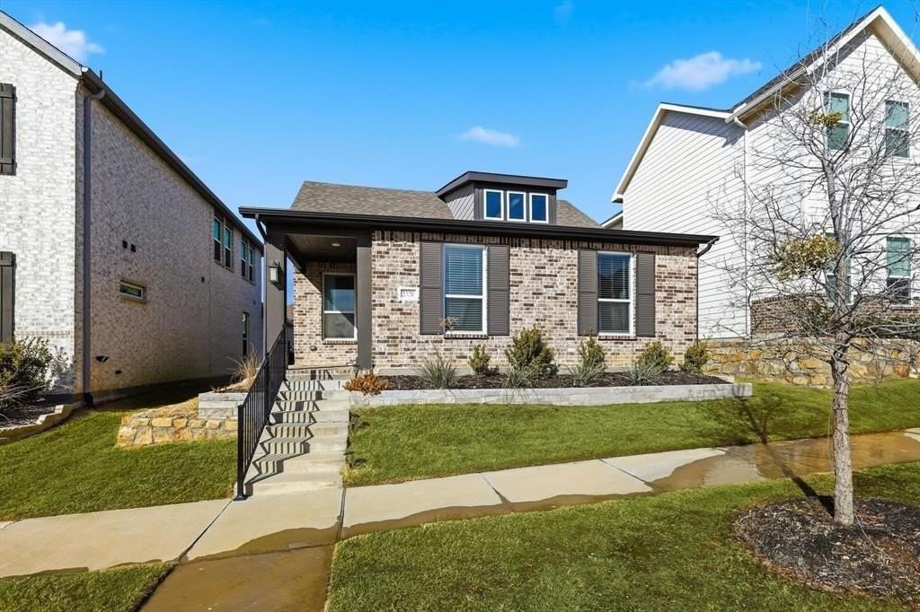 2320 Stella Ln - Photo 2 of 18