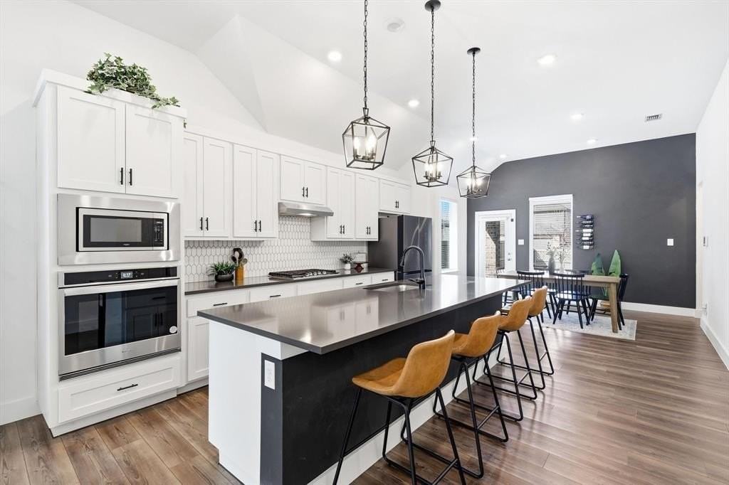 2320 Stella Ln - Photo 5 of 18