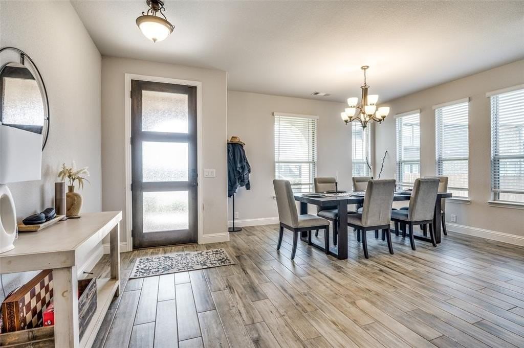 1241 Ronald St - Photo 3 of 28