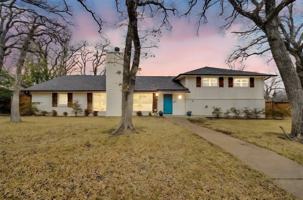 featured image of 3301 Yellowstone Dr