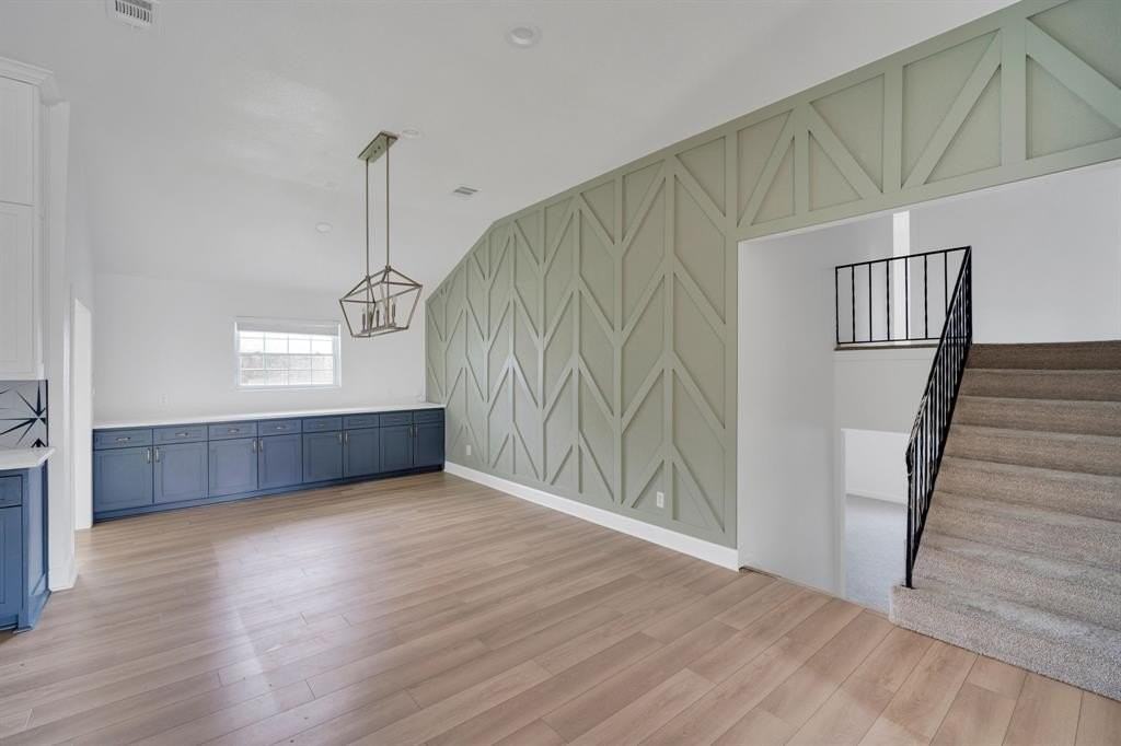 3301 Yellowstone Dr - Photo 4 of 30