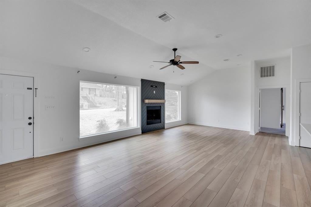 3301 Yellowstone Dr - Photo 5 of 30