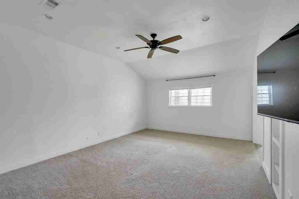 3301 Yellowstone Dr - Photo 6 of 30