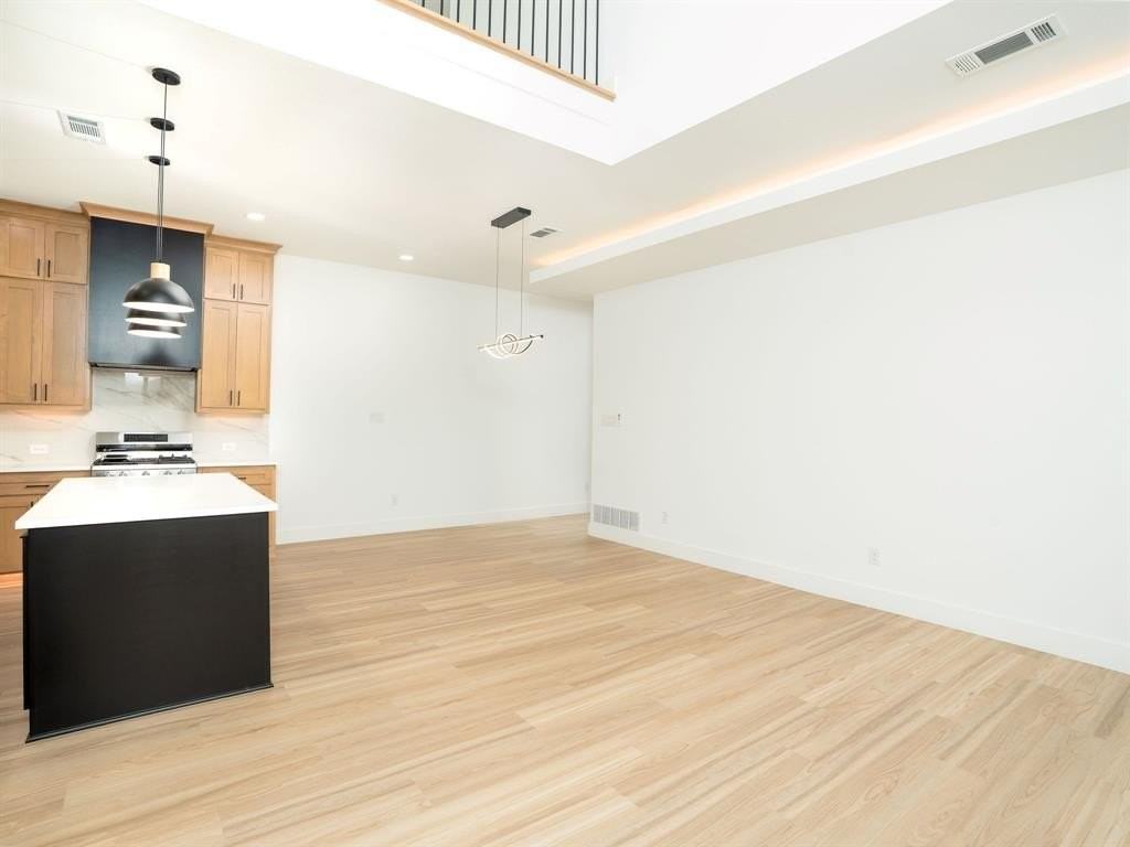 5851 Millar Dr - Photo 5 of 36