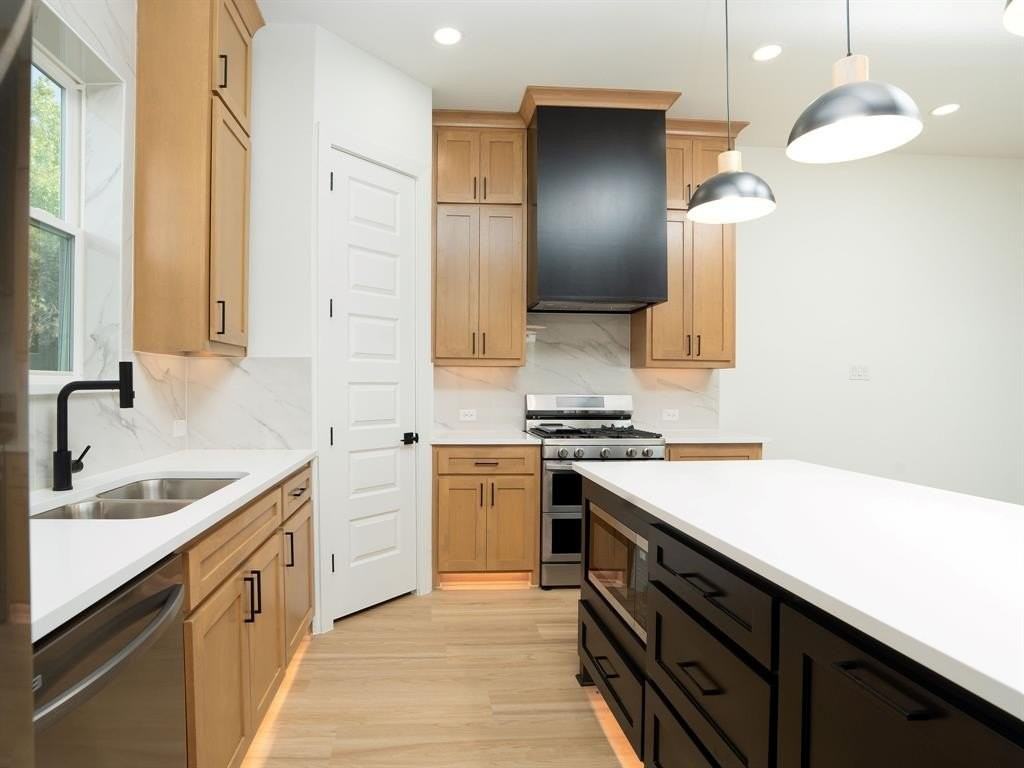 5851 Millar Dr - Photo 7 of 36