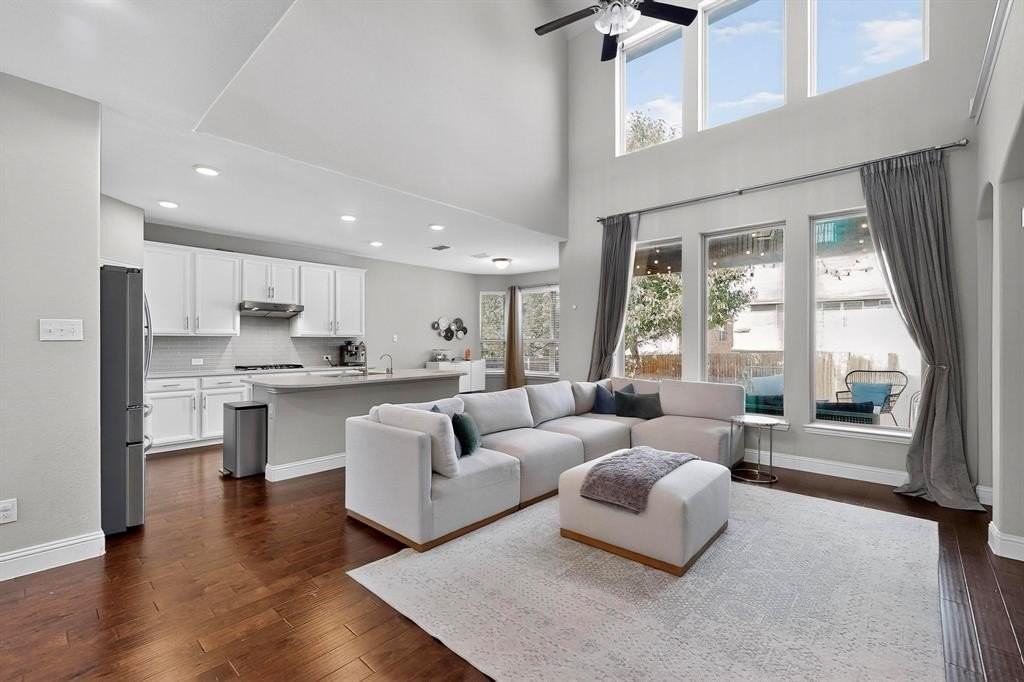 11408 Morrow Ln - Photo 4 of 22