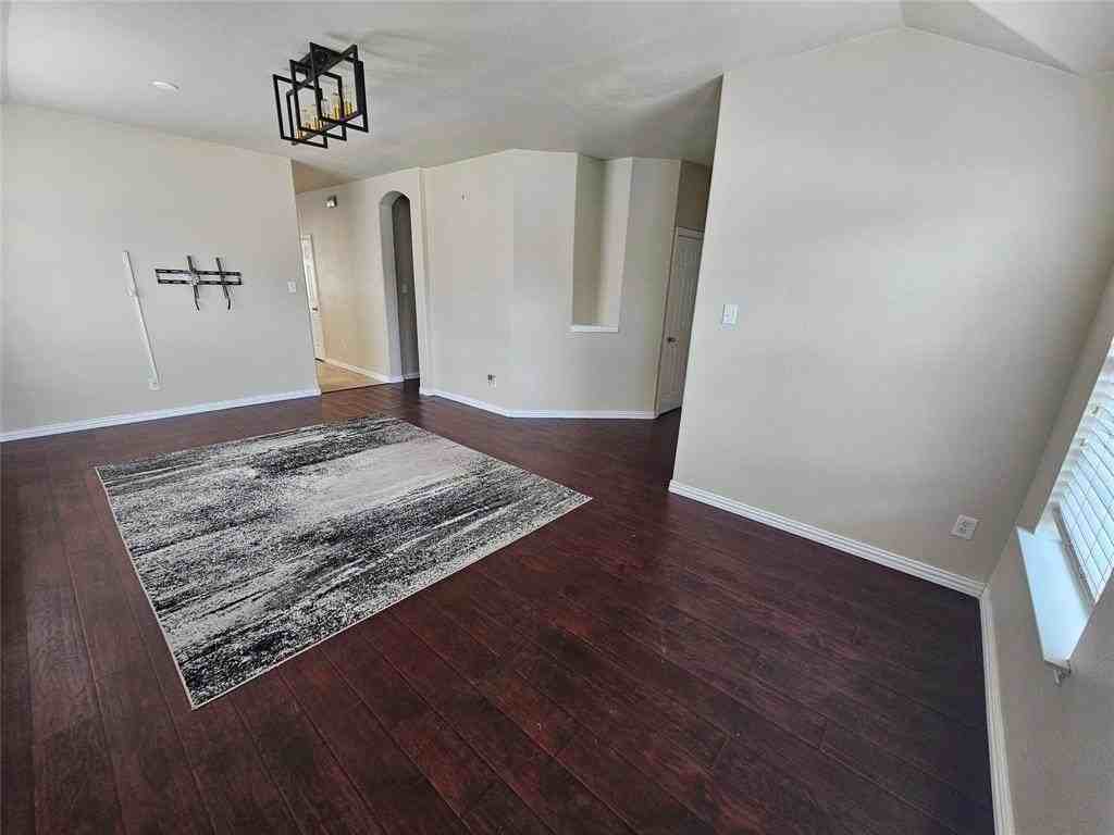 520 Creekside Dr - Photo 3 of 15