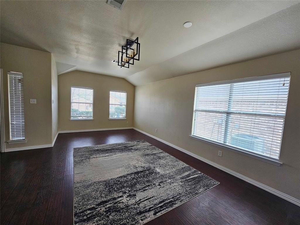 520 Creekside Dr - Photo 4 of 15