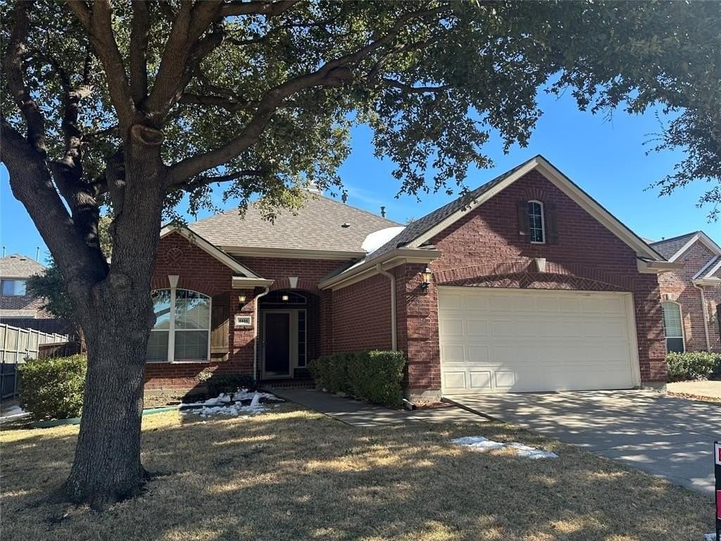 8466 Davis Dr - Photo 2 of 27