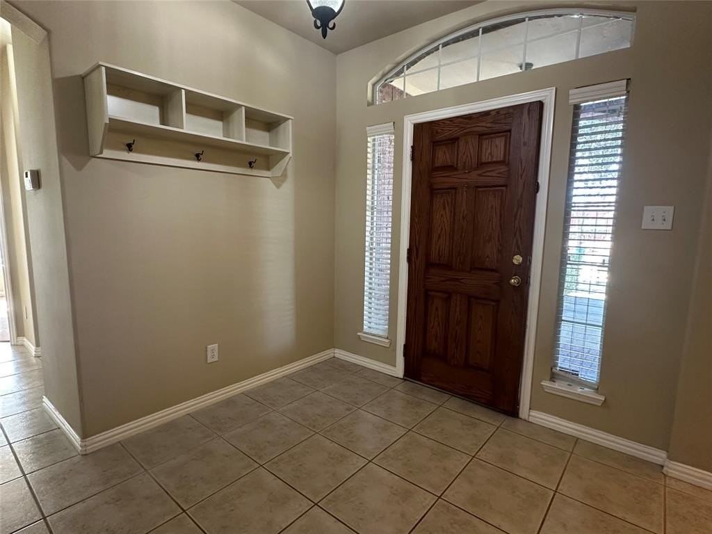 8466 Davis Dr - Photo 3 of 27