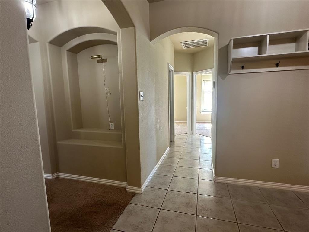 8466 Davis Dr - Photo 4 of 27