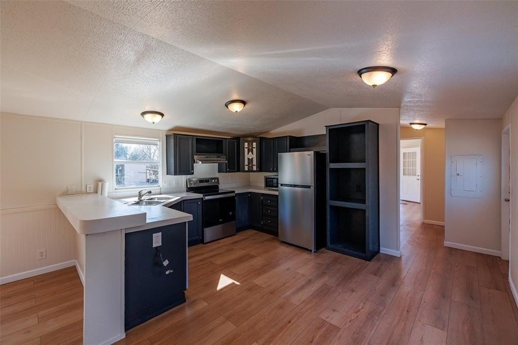 720 Jupiter Ave - Photo 6 of 23