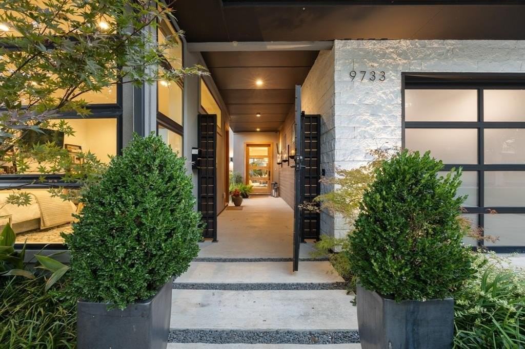 9733 Mixon Dr - Photo 2 of 26