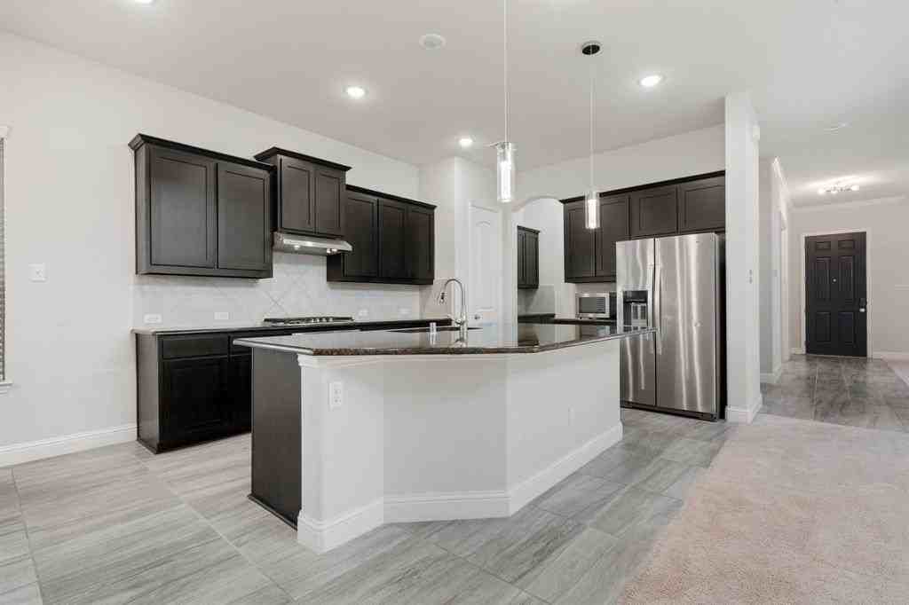 17570 Sequoia Dr - Photo 4 of 20