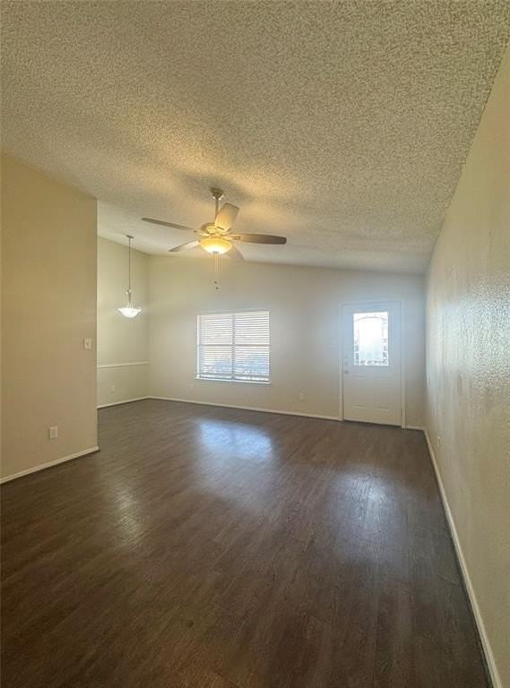 1114 Suburban St - Photo 3 of 13