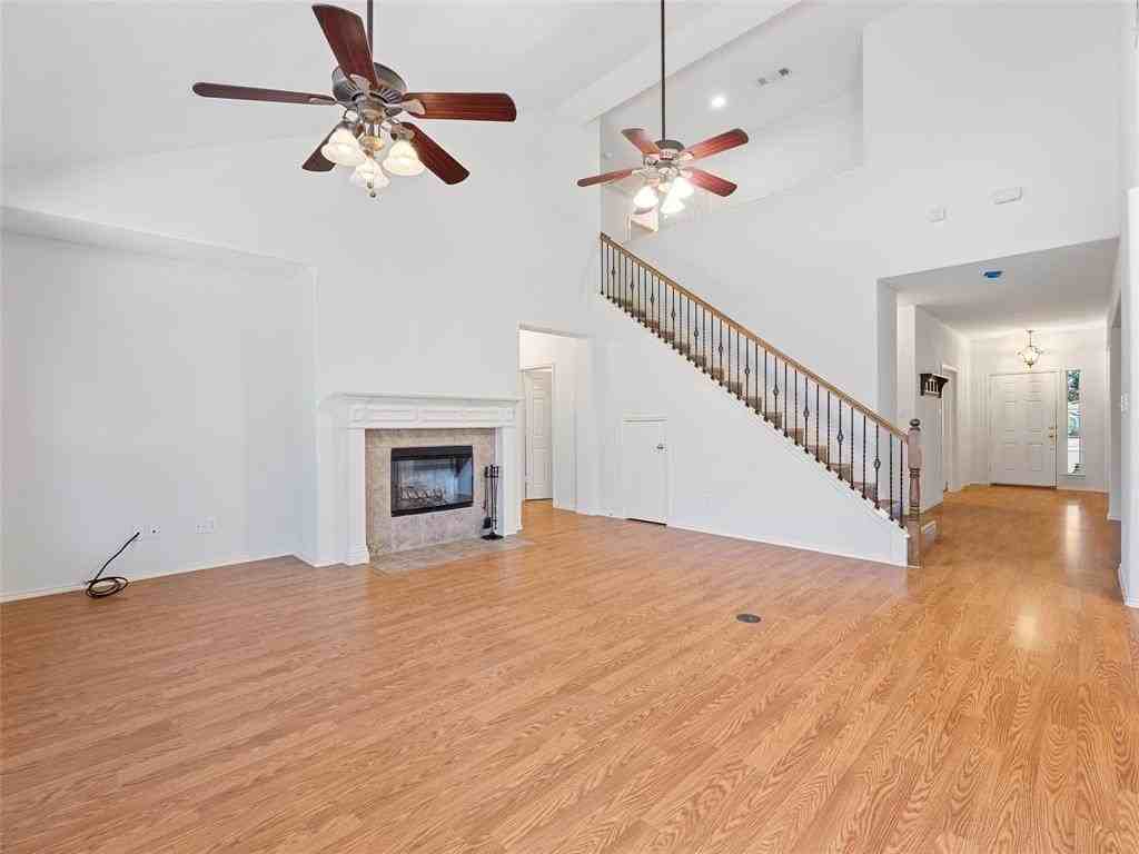 1110 Brandy Ct - Photo 3 of 28