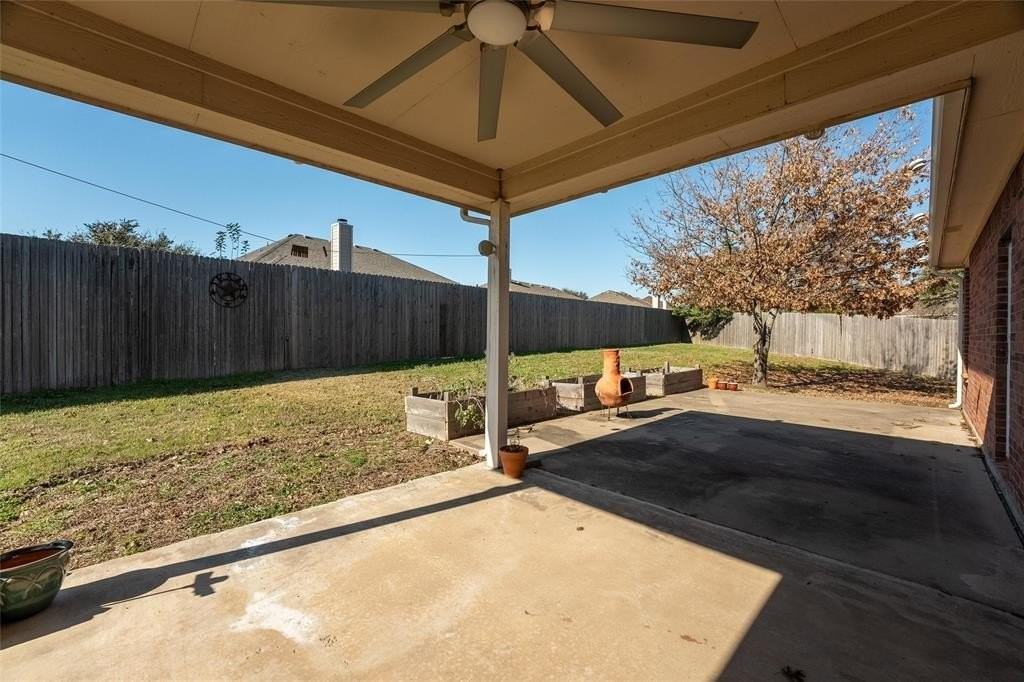 1110 Brandy Ct - Photo 4 of 28