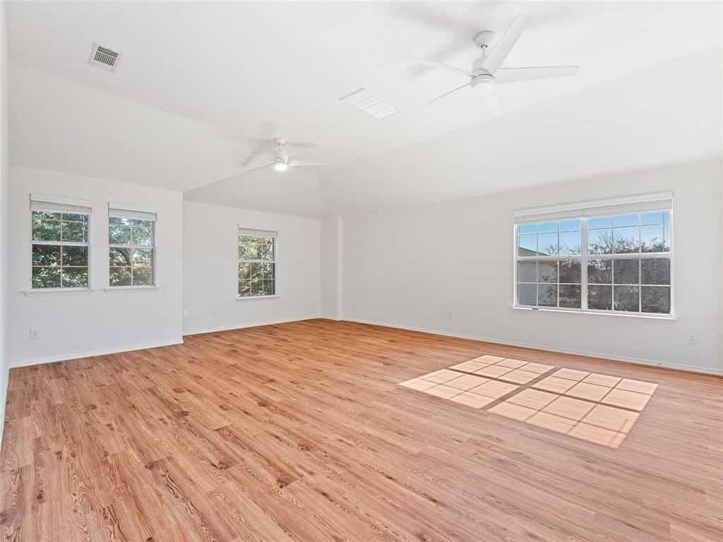 1110 Brandy Ct - Photo 5 of 28