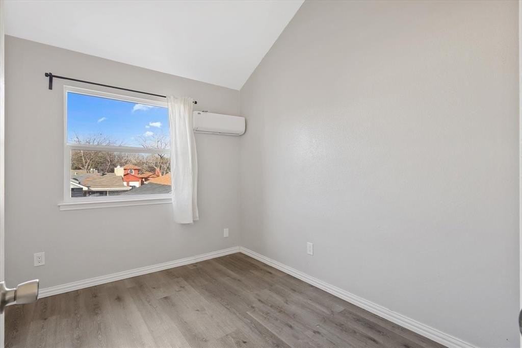 8436 Cloverglen Ln - Photo 7 of 13