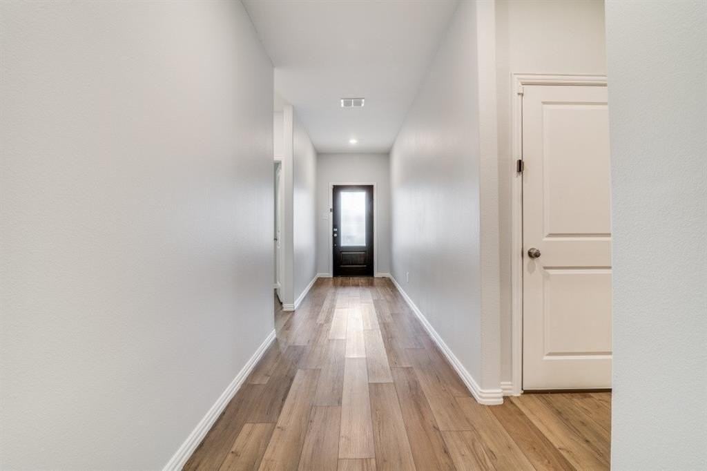 805 Allison Dr - Photo 2 of 25