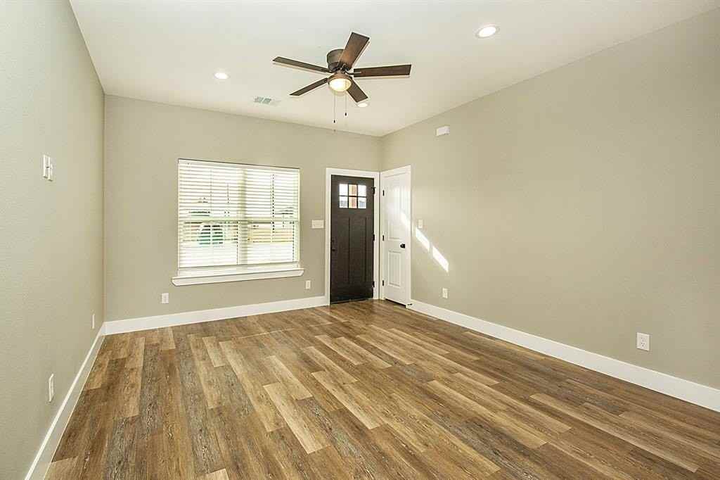 20496 Us Highway 377 #B - Photo 2 of 6