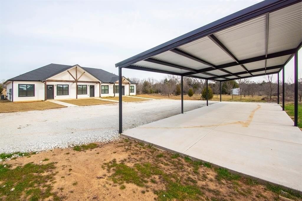 20496 Us Highway 377 #B - Photo 6 of 6