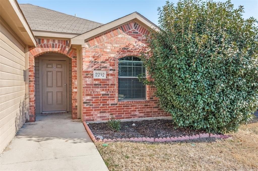 2252 Old Leonard St - Photo 2 of 25