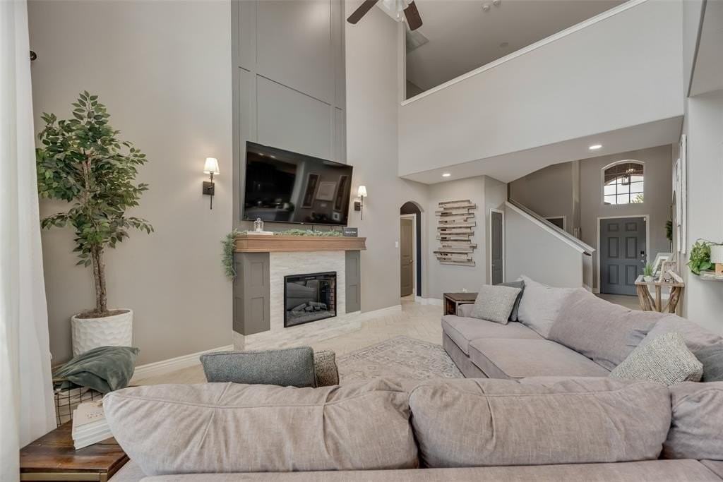 404 Fountain View Ln - Photo 7 of 33